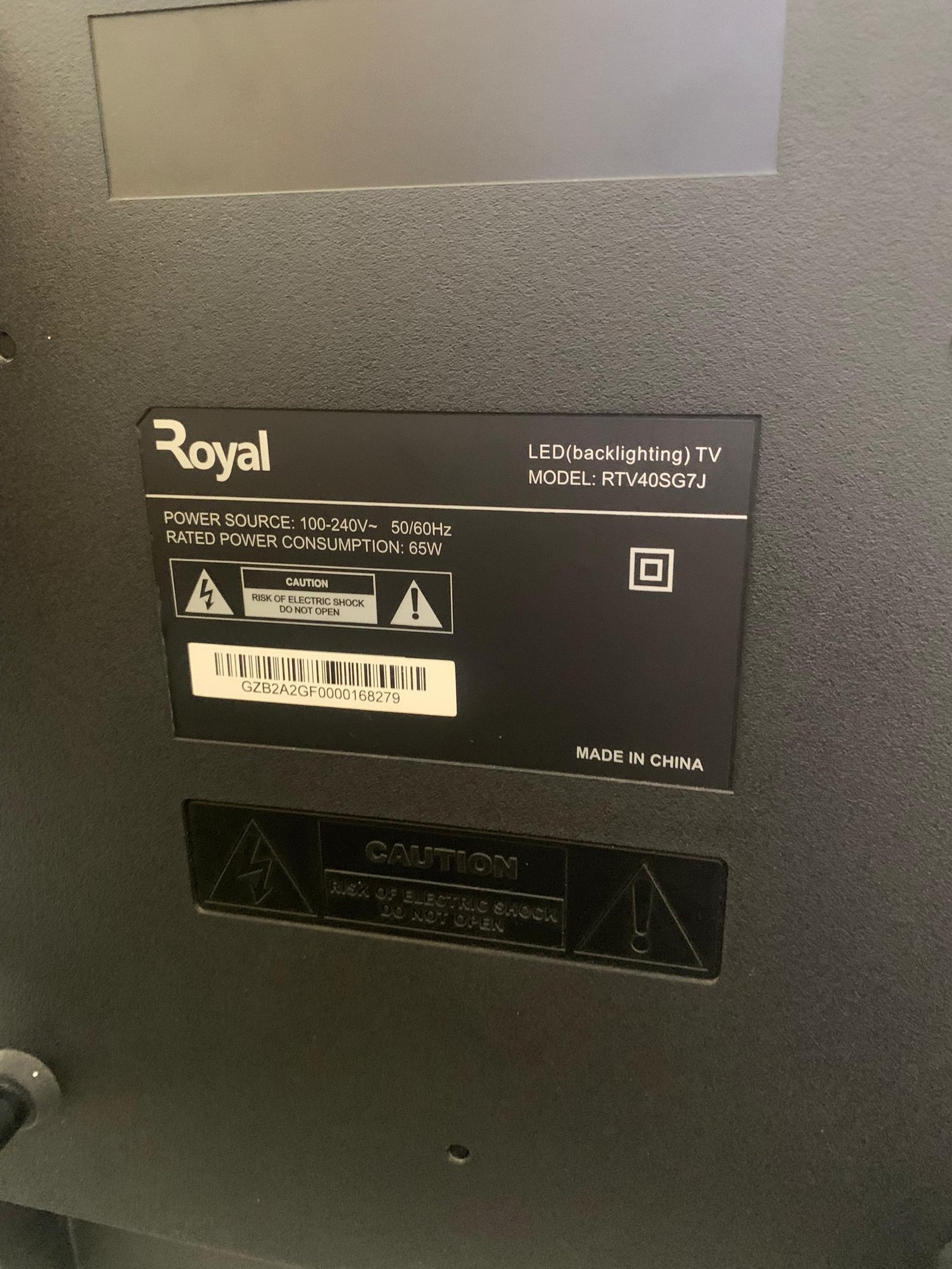 Royal 40” HD LED Smart TV (RTV40SG7J)